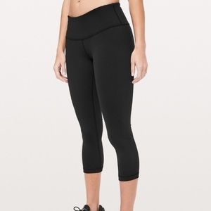 Lululemon Sz 4 Black Wunder Under Crop